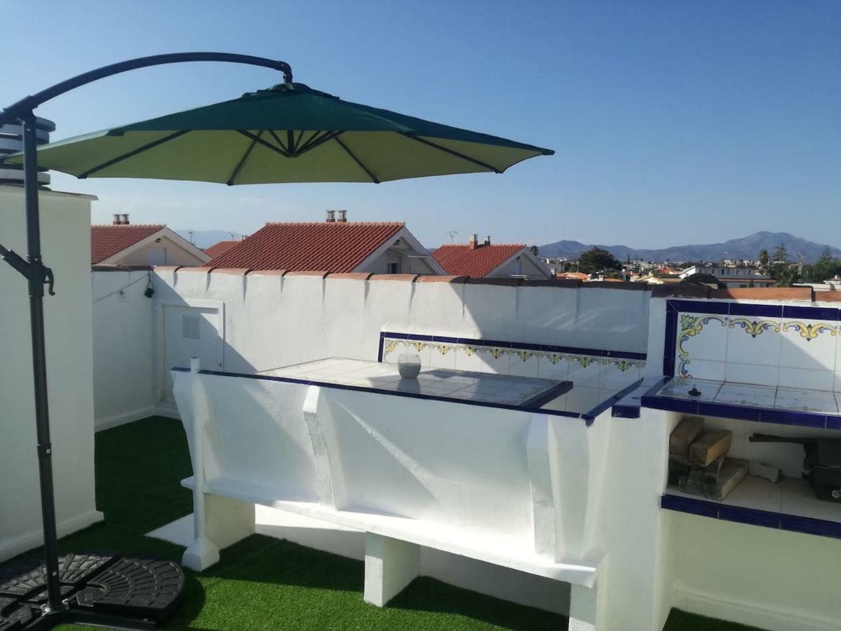 Apartamento Con Terraza Privada Y Piscinas บินารอส ภายนอก รูปภาพ